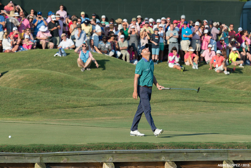 Kevin Kisner reacts to missing a putt that would have won THE PLAYERS 2015 - photo by Agnes Lopez